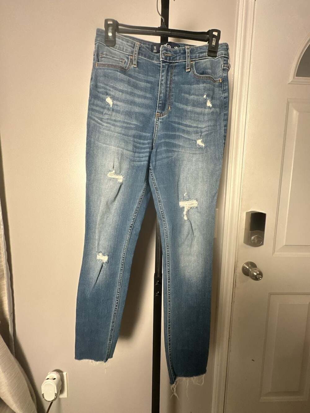 Hollister Ultra High-Rise Classic Stretch Distressed Skinny Jeans Size 7S#973